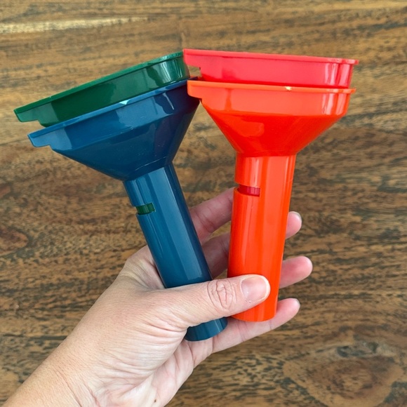 Colorful Plastic Coin Sorting Set - Picture 3 of 4